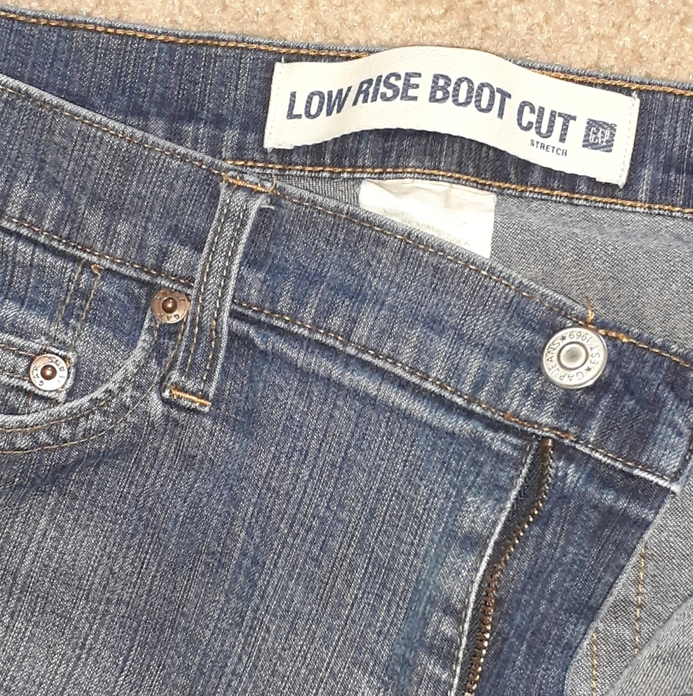 🧡 GAP Boot cut jeans size 6